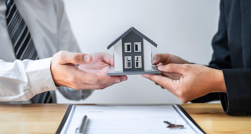 Luật sư và các giao dịch đất đai hợp pháp